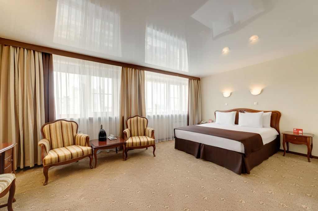 Двухместный номер с 1 кроватью Джуниор сюит дабл