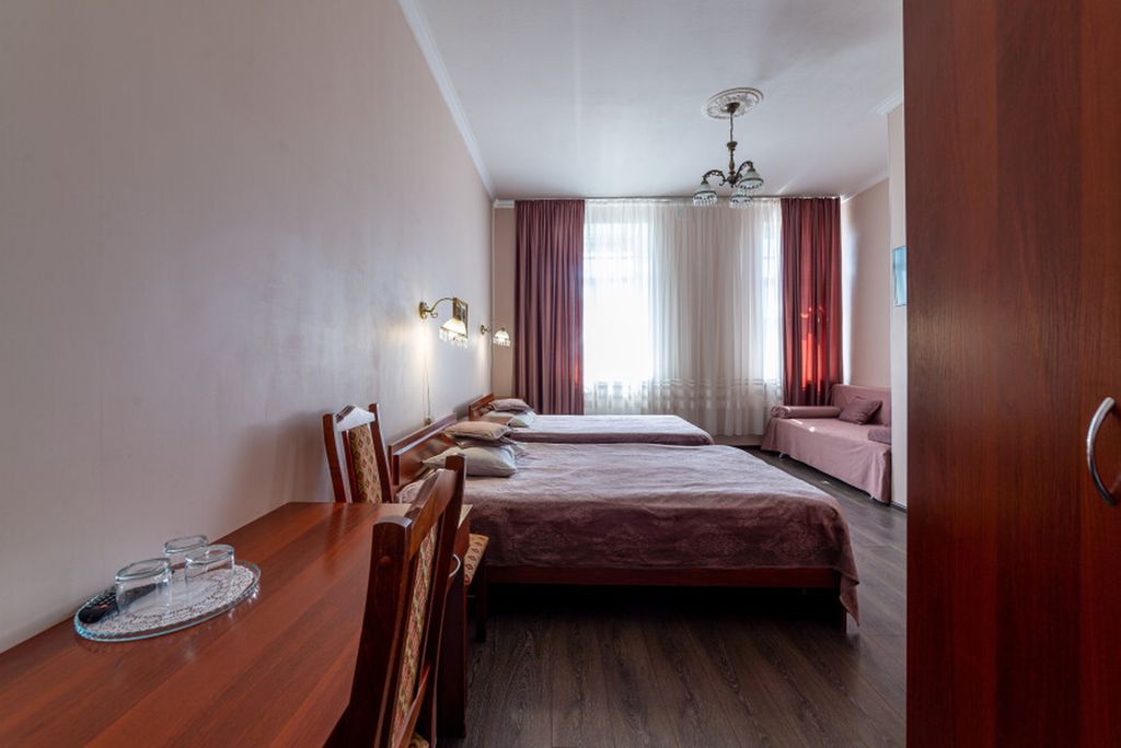 Четырёхместный номер улучшенный с камином