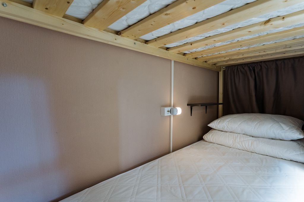 Многоместный смешанный номер Многоместный мужской номер (нижние места)