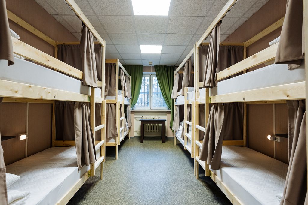 Многоместный смешанный номер 8-местный мужской номер (верхние места)