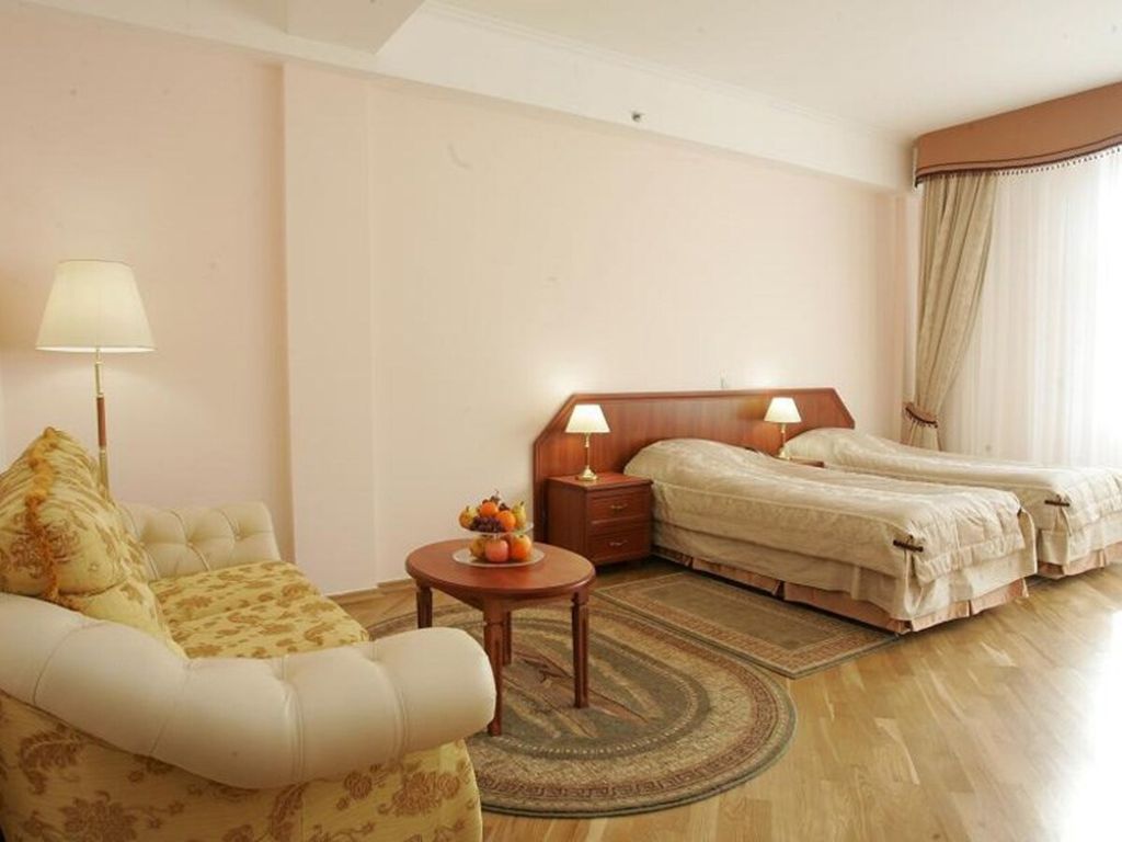 Четырёхместный номер Корпус № 2. Стандарт комфорт с балконом