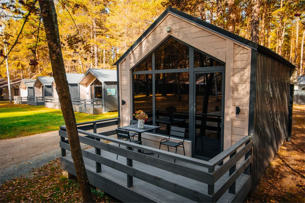 Дом панорамный домик семейный