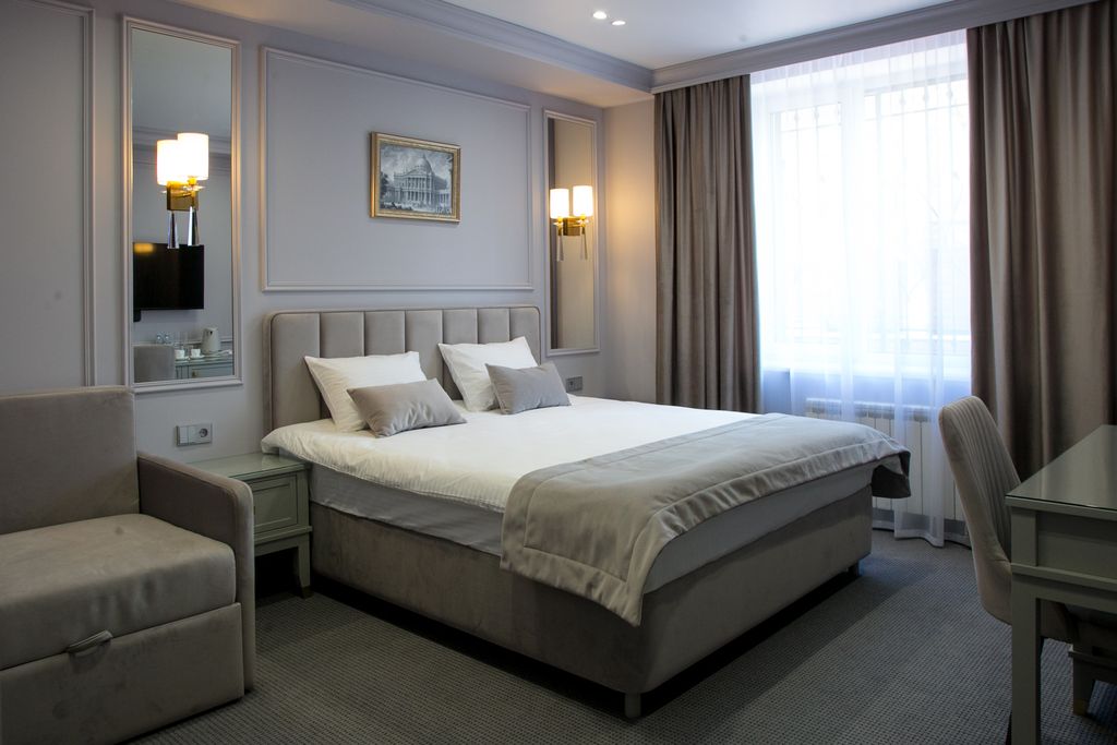 Семейный номер Полулюкс с большой кроватью