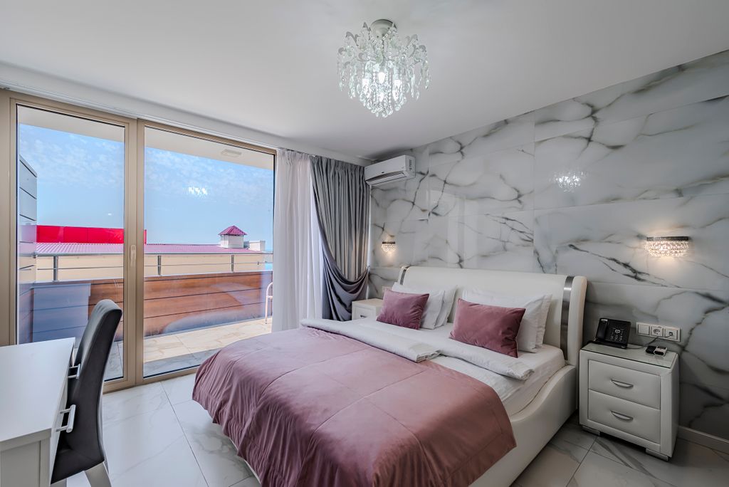 Апартаменты Comfort с кухней и просторной лоджией