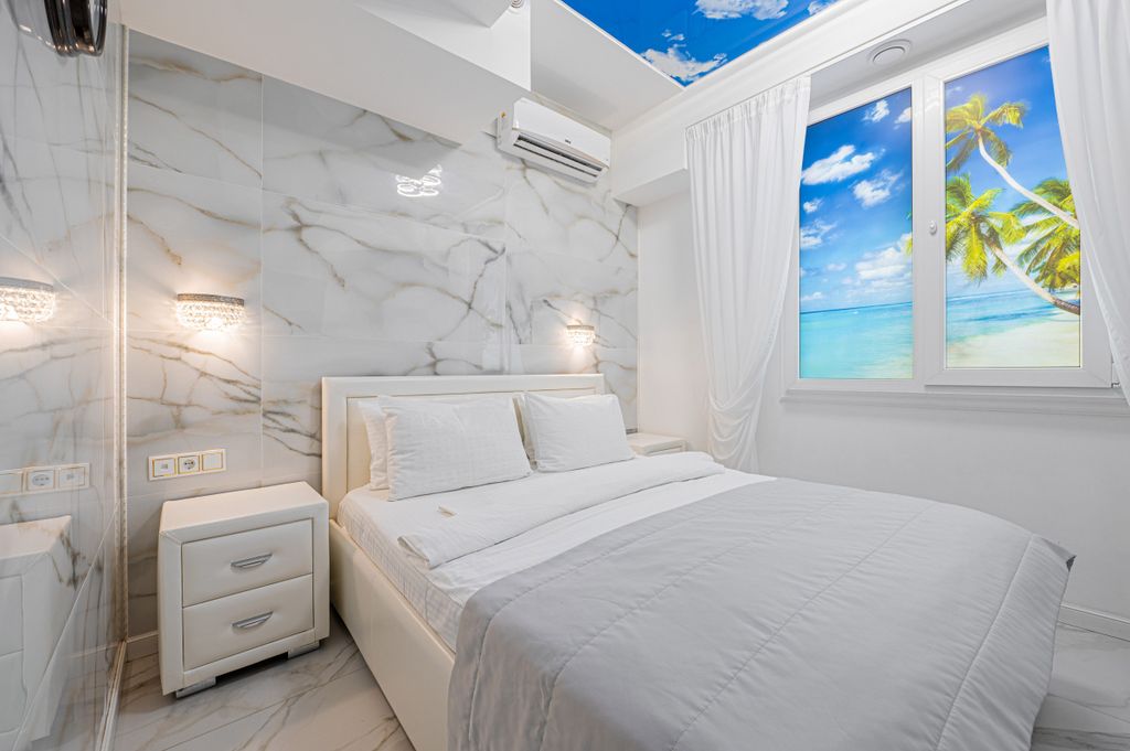 Апартаменты Econom с имитацией окна (без окна)