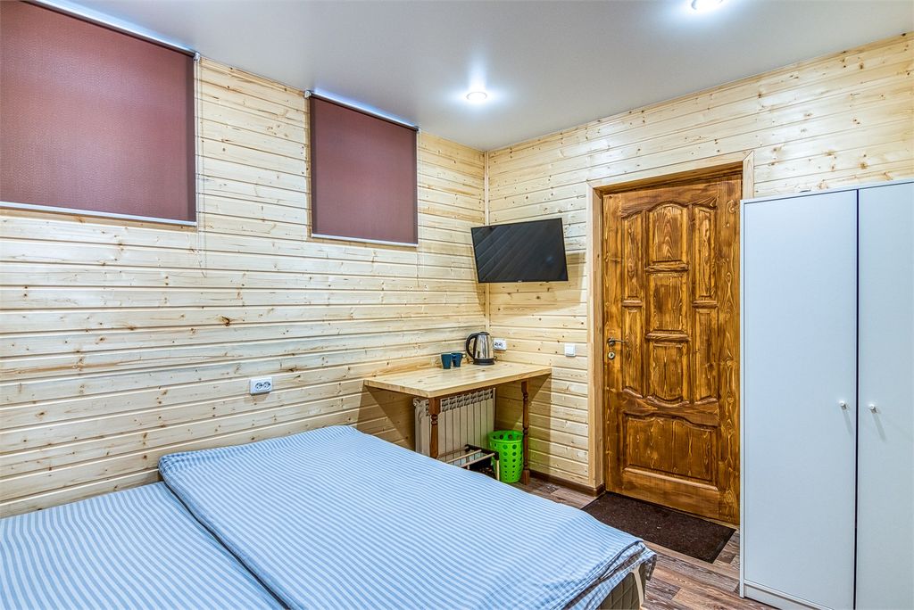 Двухместный номер с 1 кроватью Стандарт с 1 кроватью(цоколь)