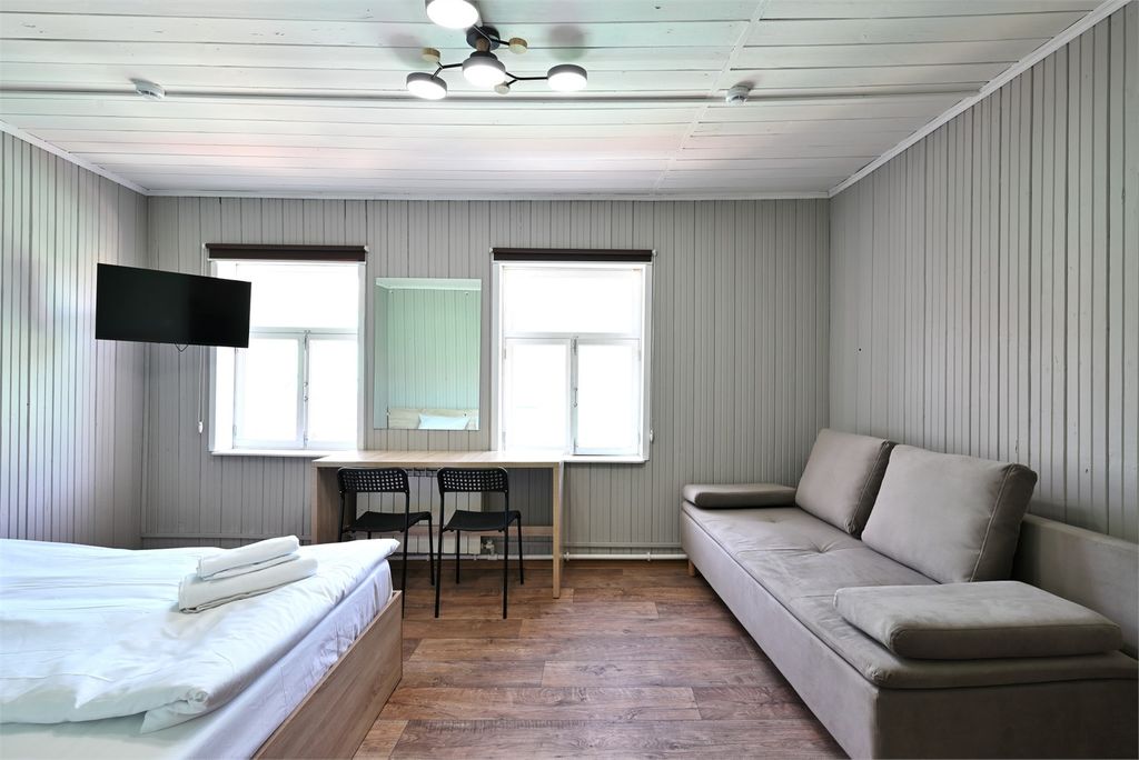 Семейный номер с общей ванной комнатой