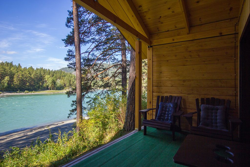 Дом на берегу Катуни: Дом Енота