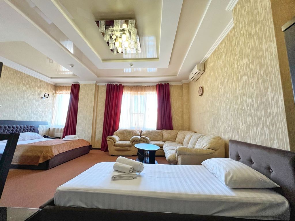 Трёхместный номер люкс