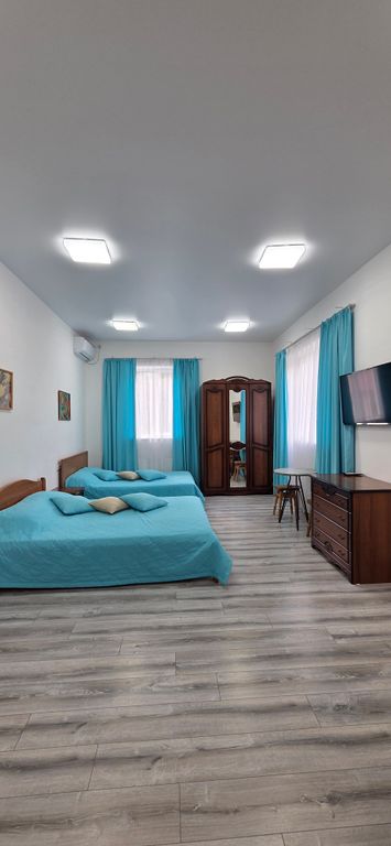 Семейный номер апартамент с кухней и балконом