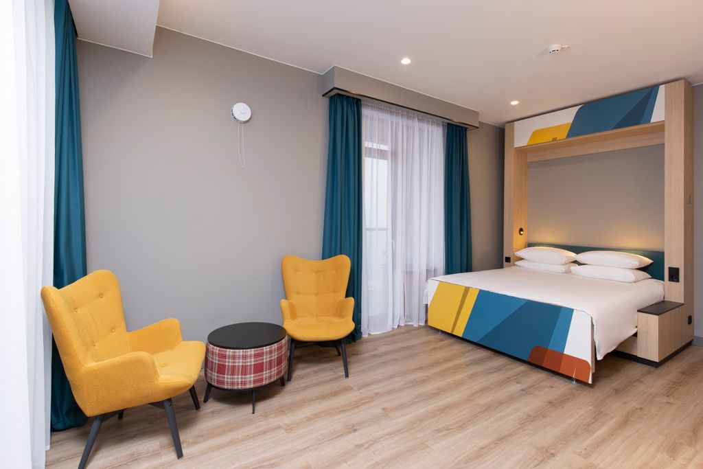 Апартаменты Семейные с лоджией