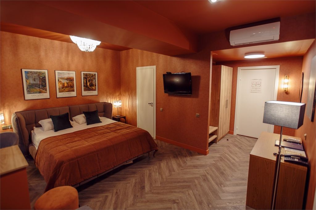 Двухместный номер с 1 кроватью Люкс улучшенный, 2-3 этаж