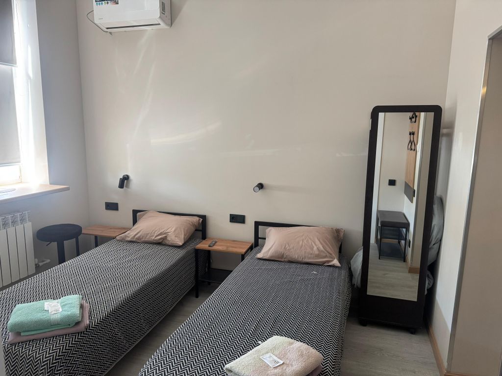 Двухместный номер с 2 отдельными кроватями Эконом с удобствами