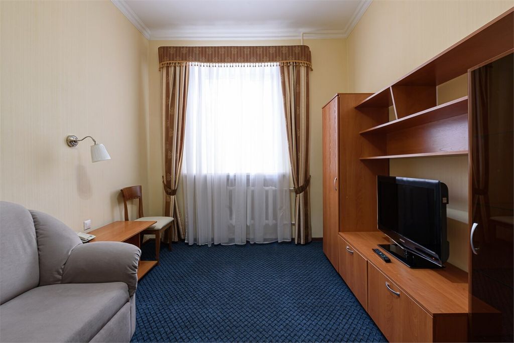 Двухместный номер с 1 кроватью двухкомнатный Стандарт +