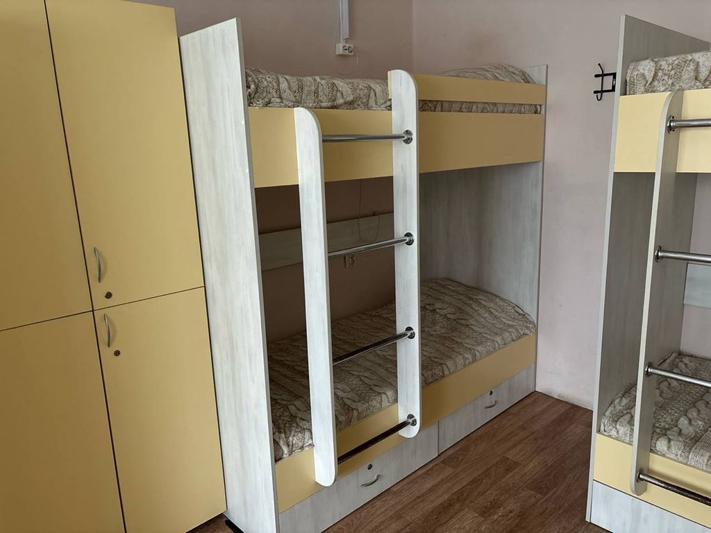 Многоместный смешанный номер 8-местный номер с балконом