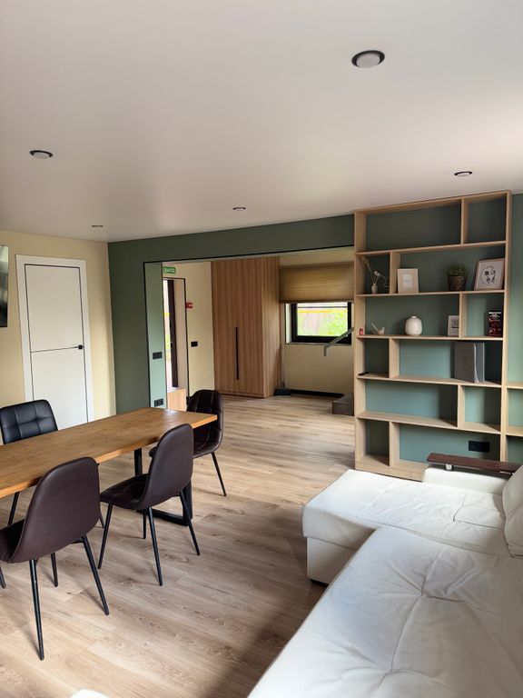 Дом Дом с 4 спальнями (дуплекс)