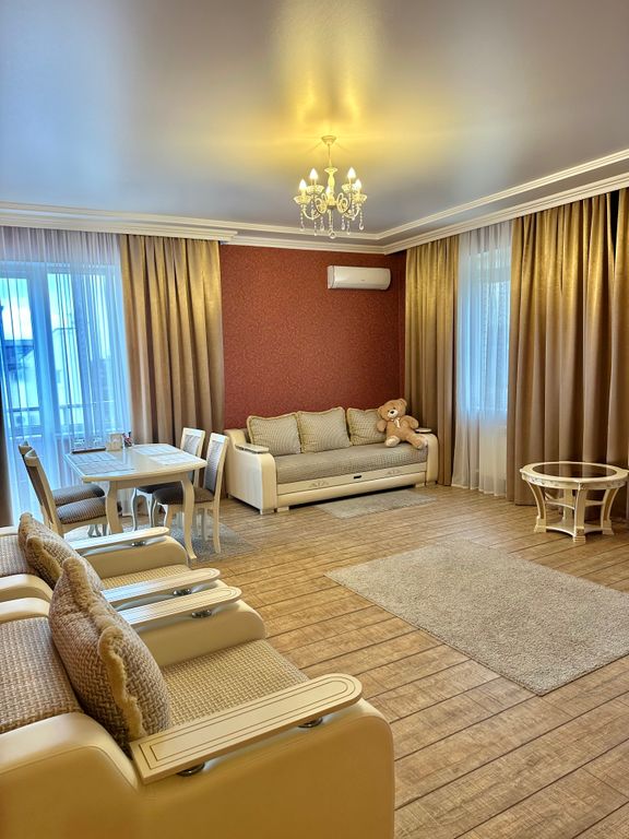 Семейный номер двухкомнатный улучшенный номер от 2-6 человек