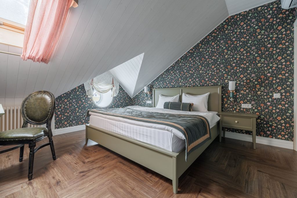 Двухместный номер с 1 кроватью Стандарт мансардный  dbl   «Времена года»