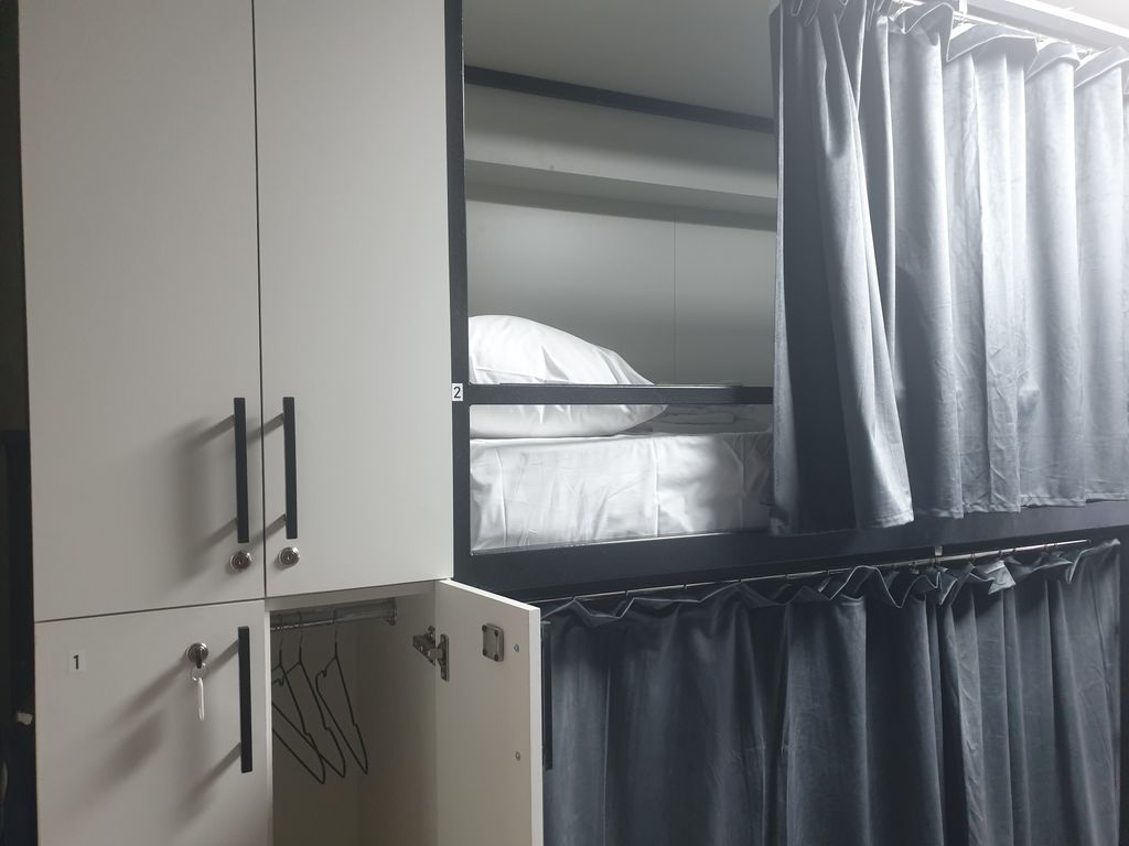 Многоместный женский номер с туалетом и душем в номере