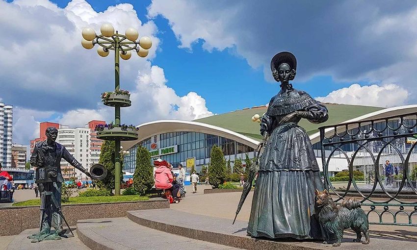 Легендарный Комаровский рынок — всего в 15 минутах неспешной прогулки.
