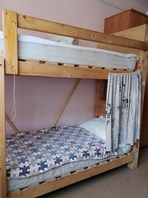 Одноместный номер Мужская комната, нижние места