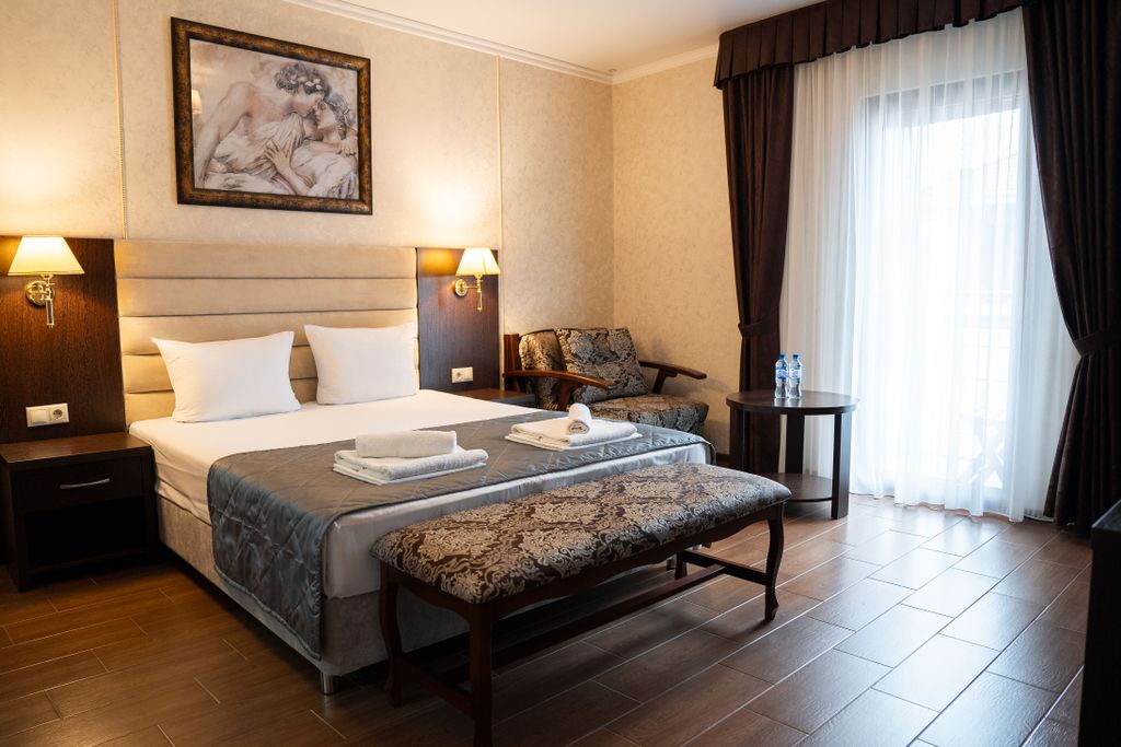 Семейный номер трёхместный Люкс с Балконом