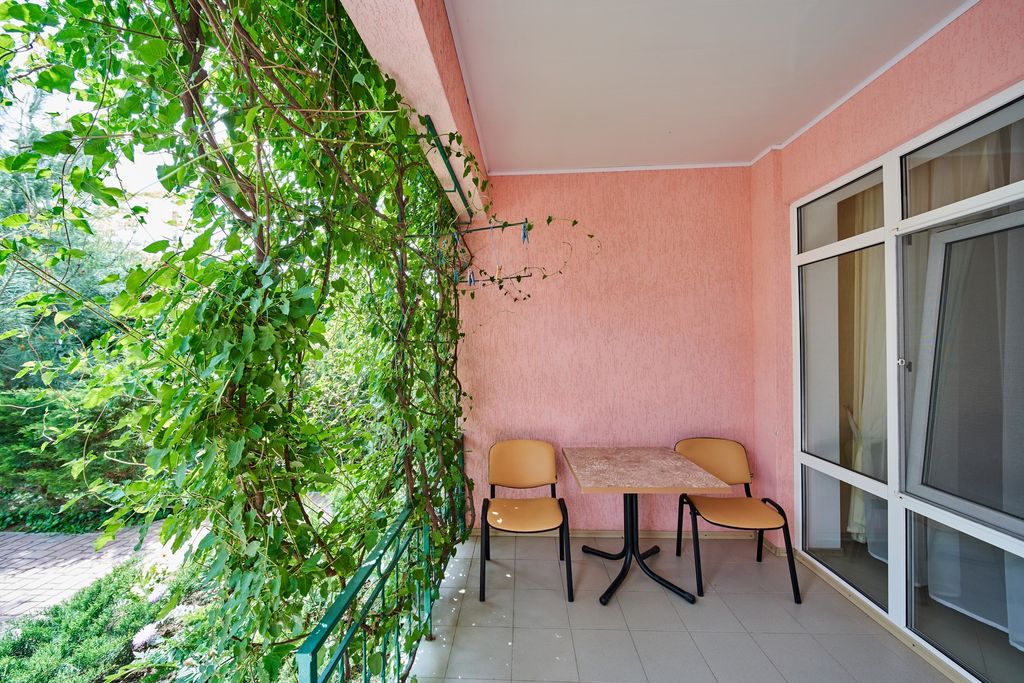 Четырёхместный номер Стандарт на 1 этаже