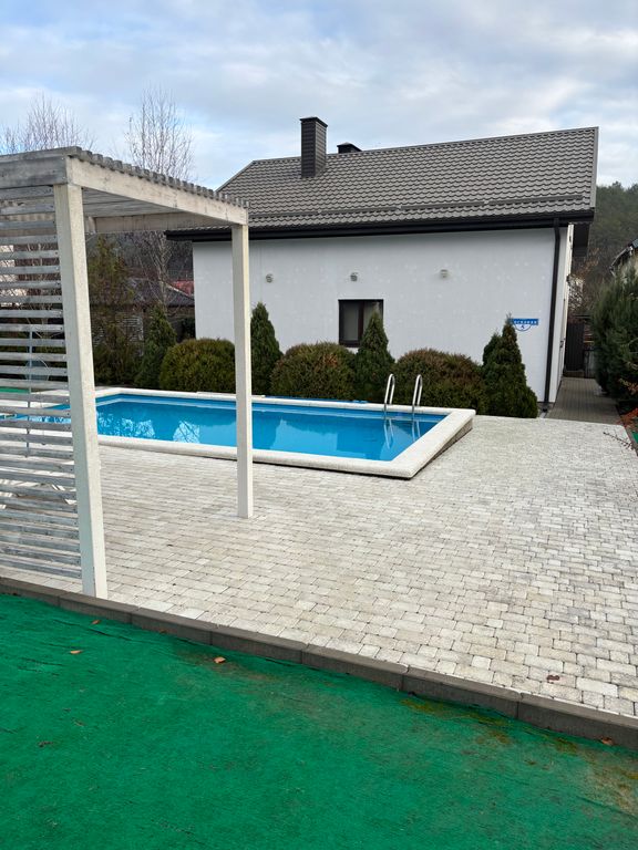 Трёхместный номер улучшенный с видом на горы