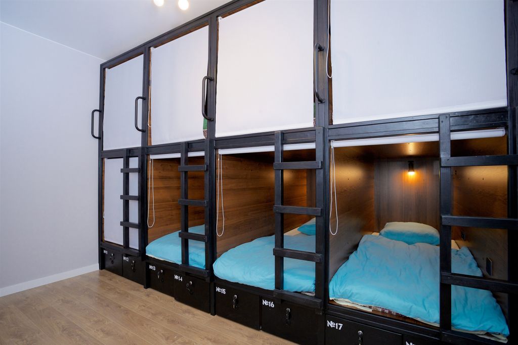 Многоместный смешанный номер капсула в 8-ми местном номере