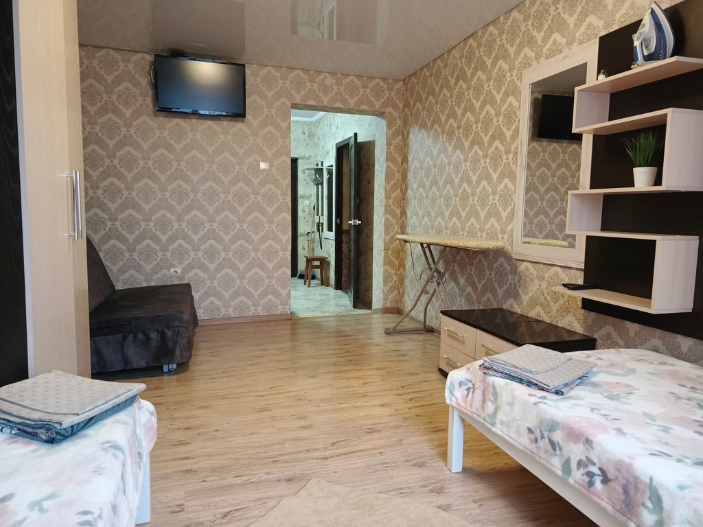 Четырёхместный номер часть жилого помещения, с кухней и санузлом