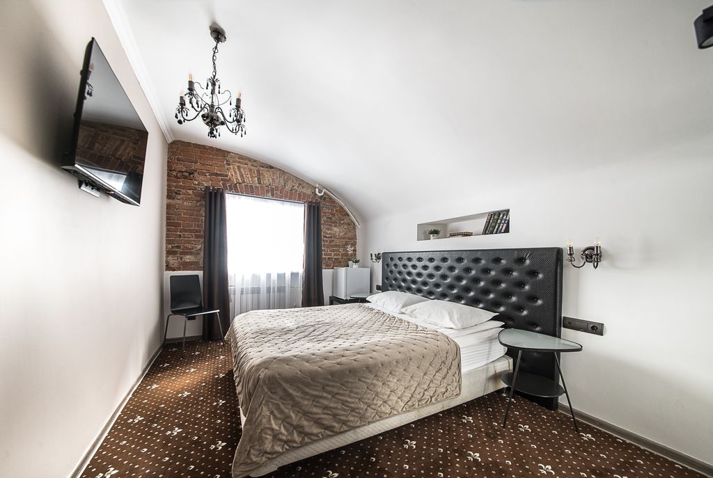 Двухместный номер с 1 кроватью Полулюкс