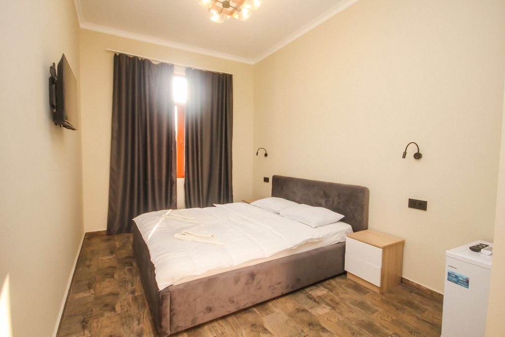 Двухместный номер с 1 кроватью люкс в новом корпусе без балкона