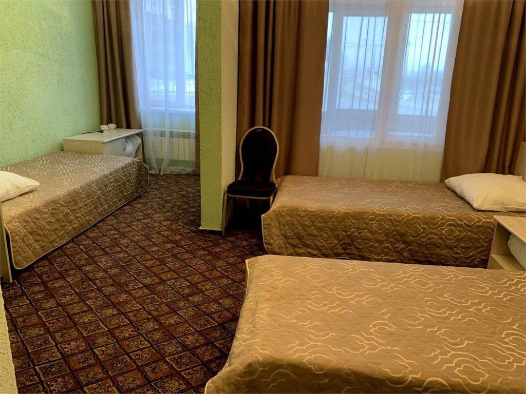 Трёхместный номер с лоджией