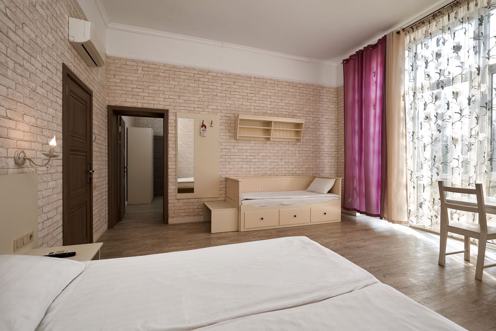 Семейный номер Семейный 4 местный