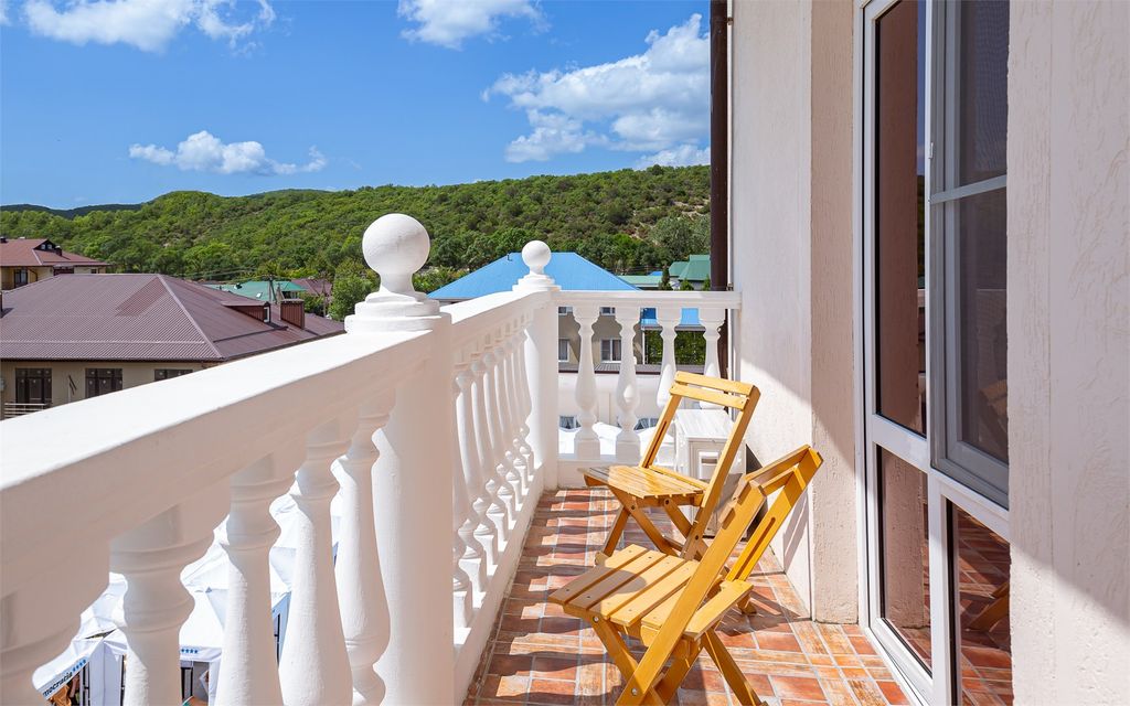 Трёхместный номер Junior Suite with balcony