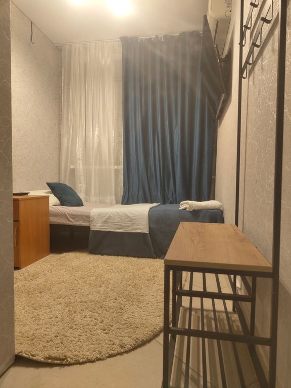 Одноместный номер уютный небольшой с собственным санузлом