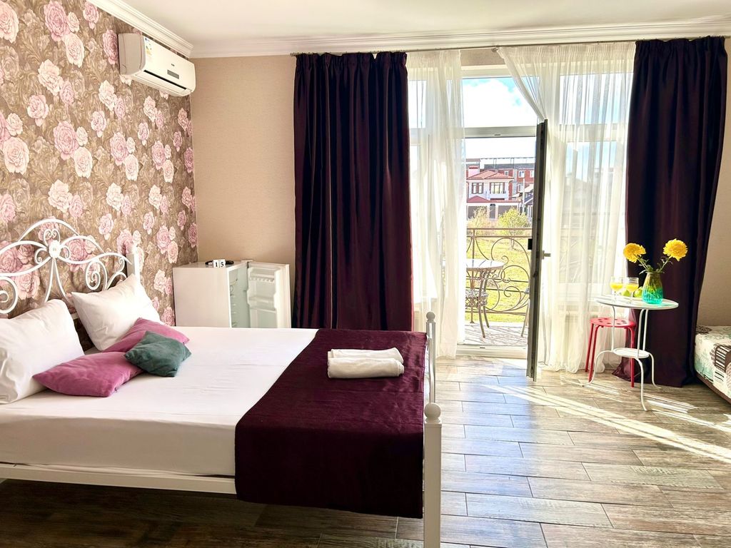 Семейный номер двухкомнатный люкс с балконом и шикарным видом