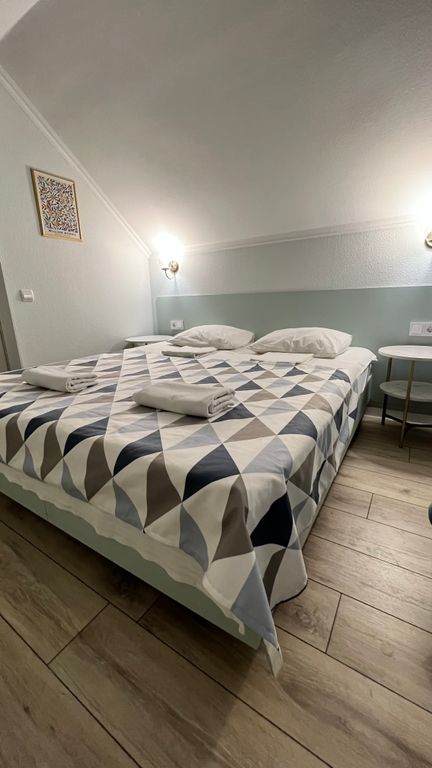 Четырёхместный номер улучшенный с видом на город