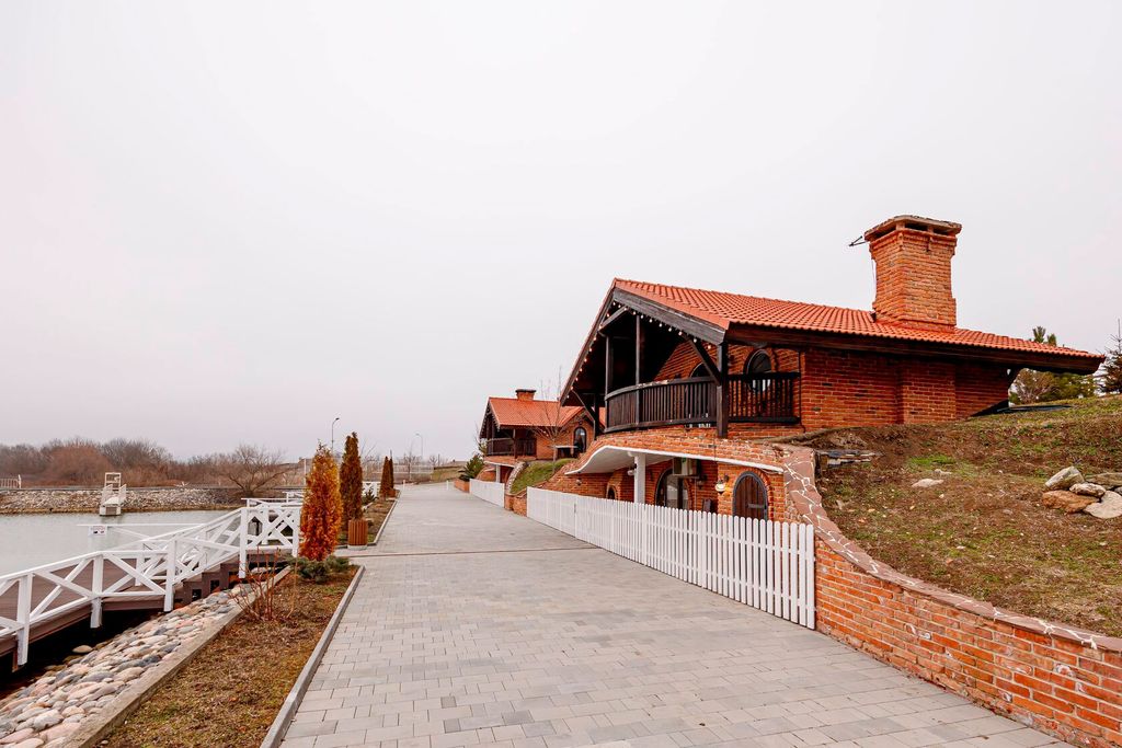 Трёхместный номер студия