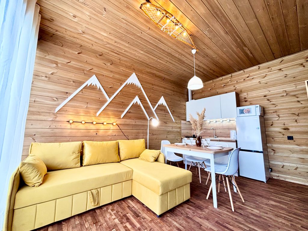 Апартаменты 2комнатные с видом на озеро кухней и балконом