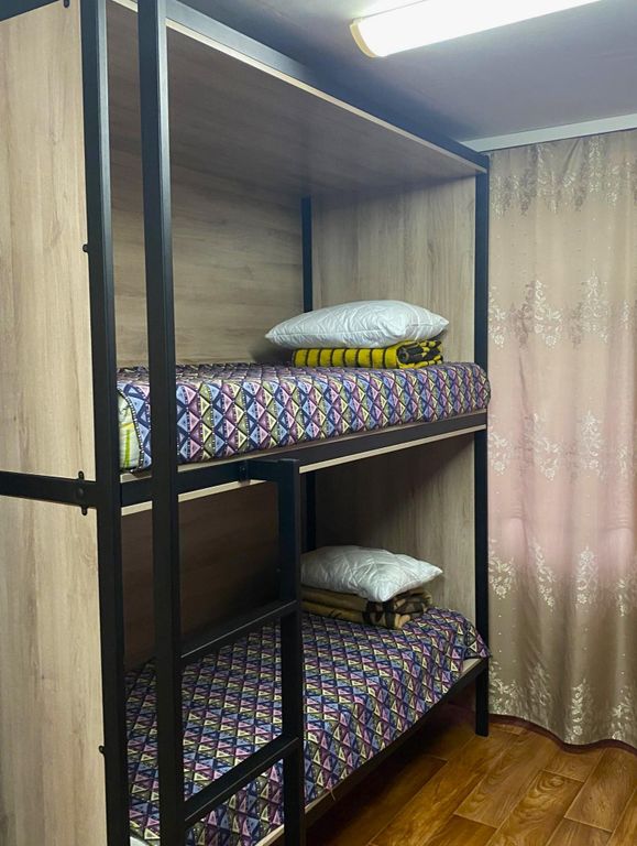 Многоместный смешанный номер Койко-место в 6ти местном номере (1 этаж)