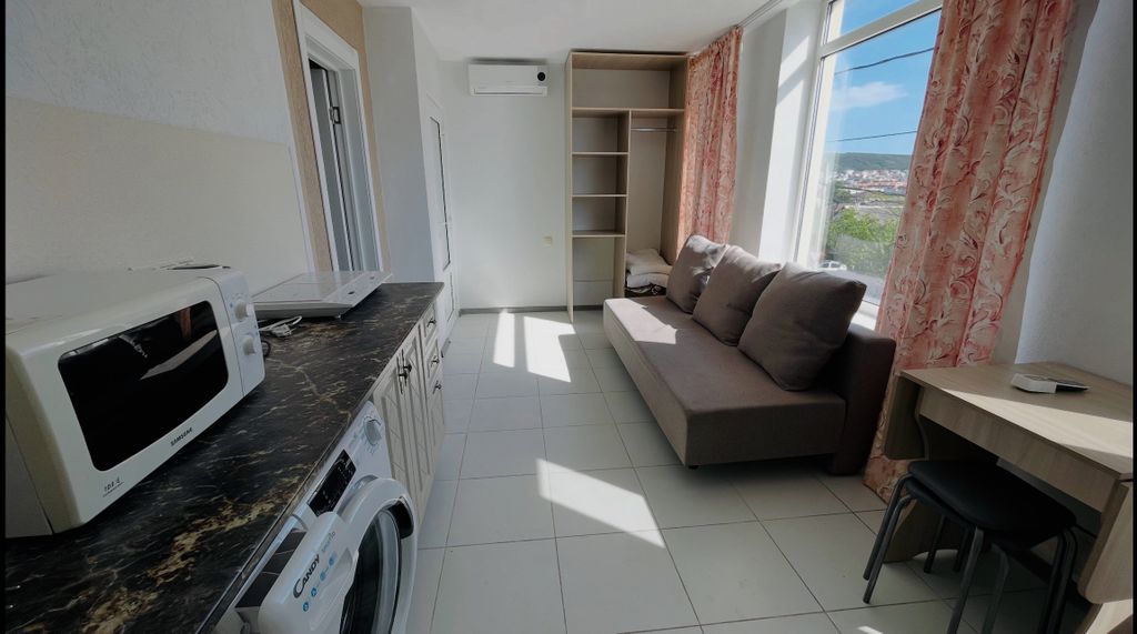 Четырёхместный номер Двухкомнатные апартаменты с кухней (2й этаж)