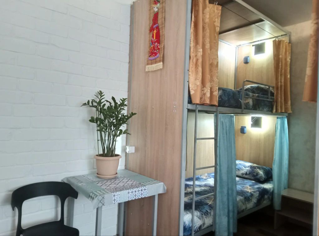 Многоместный смешанный номер спальное место-капсула в общем номере