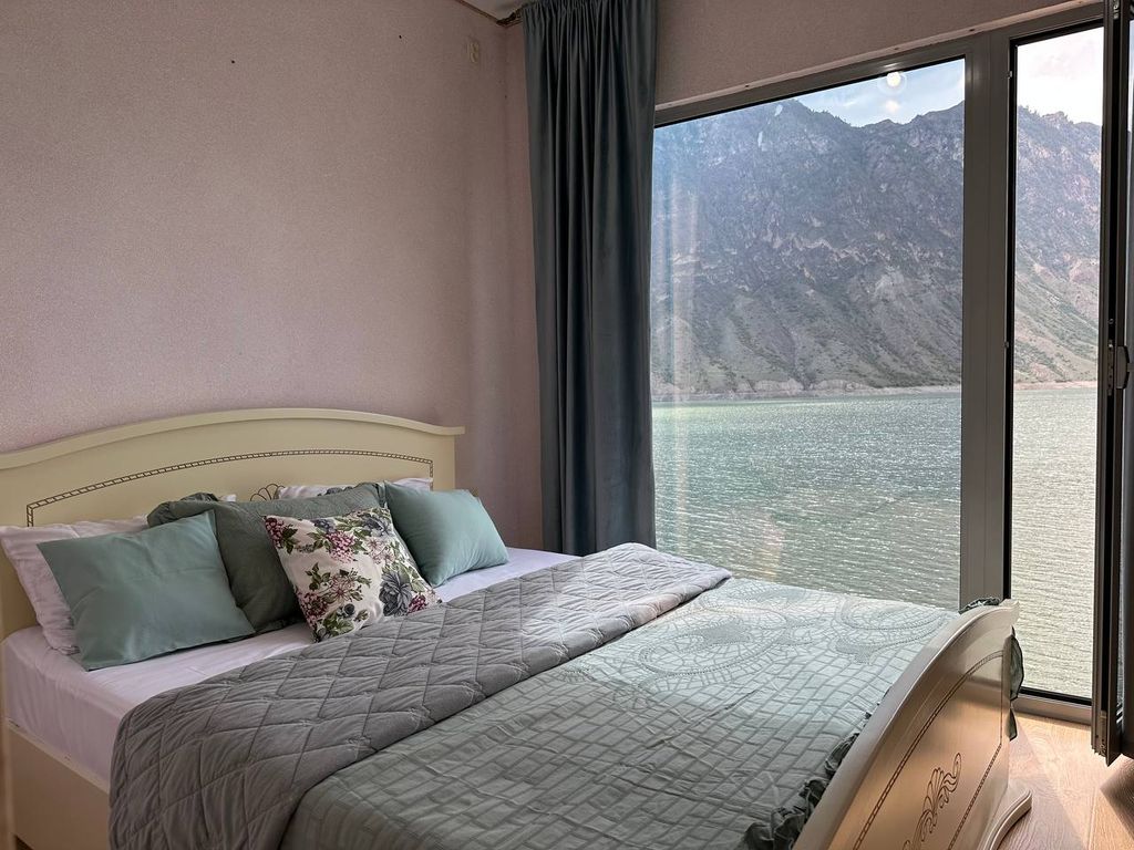 Четырёхместный номер Дом Люкс