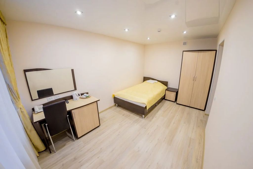 Одноместный номер стандарт с большой кроватью