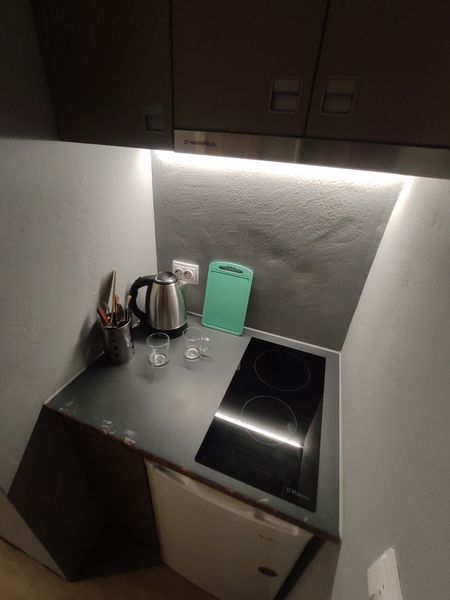 Кухня с отдельной хорошей подсветкой