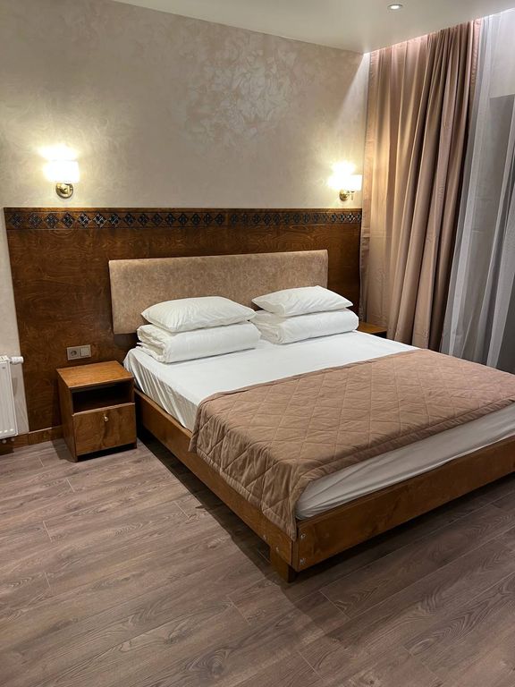 Четырёхместный номер полулюкс с балконом 4х местный