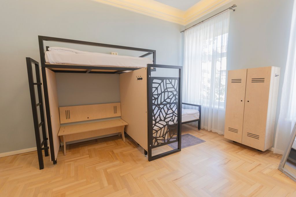 Многоместный женский номер стандарт с санузлом