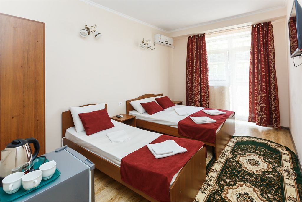 Трёхместный номер Трехместный номер Комфорт с двумя балконами