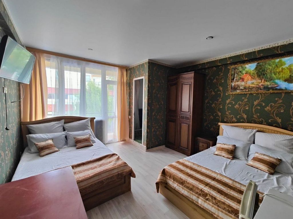 Четырёхместный номер стандарт с видом на горы